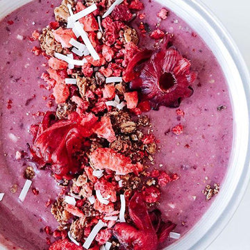 A Berry Hibiscus Smoothie Bowl - AURA Nutrition